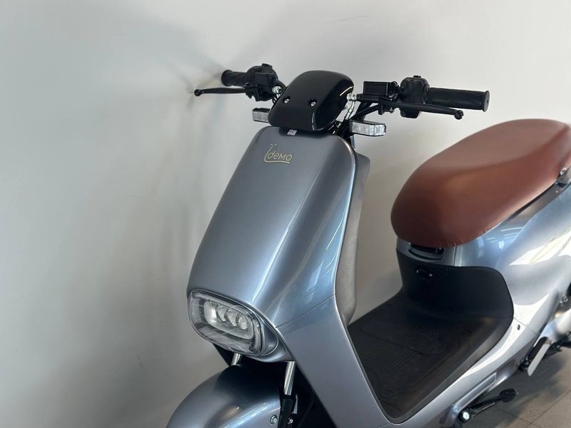 Електроскутер IDemo Pleasure Aura W80-LA 87078-7 фото