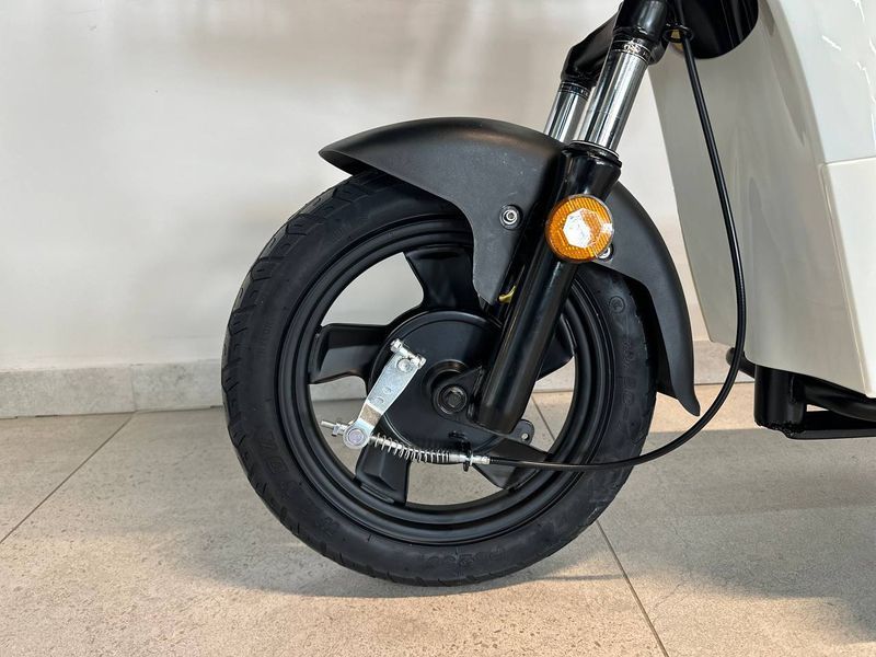 ЕЛЕКТРОСКУТЕР E-TITAN PLAID 16" 48V20А 700w 966r фото
