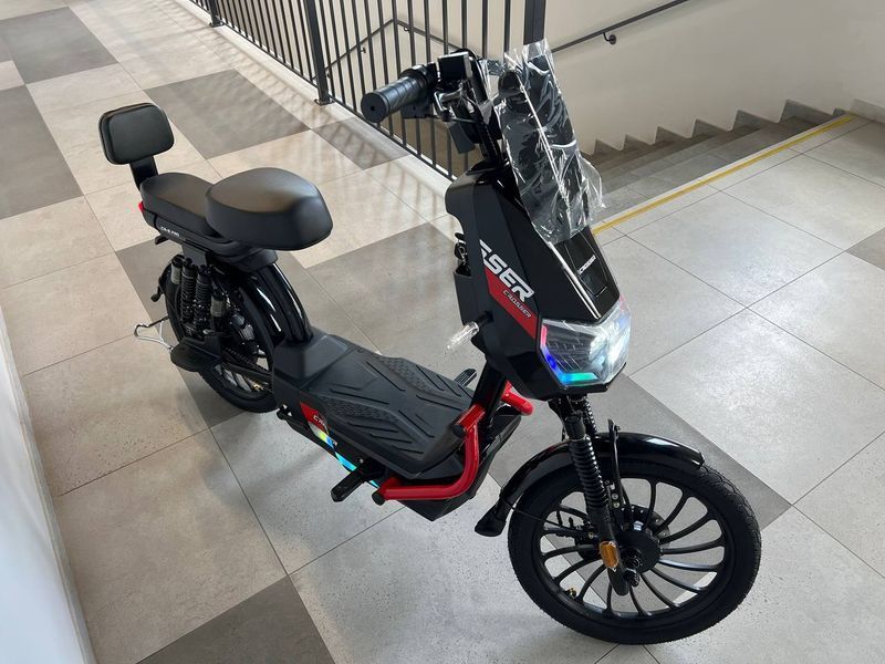 Електроскутер Crosser CR-6 PRO 60V/20AH/600W  96-98797 фото