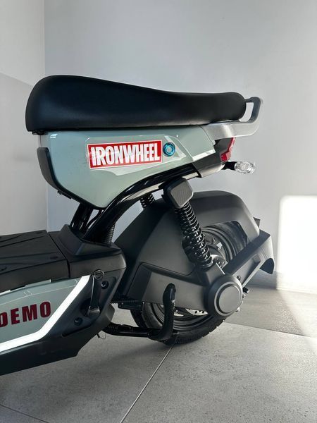 Электроскутер IDemo IRONWHEEL PRO 1200 Вт 72V 20Ah 67-89 фото