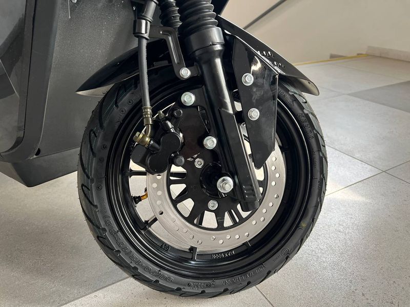 Електроскутер ATLAS Shark 2 2000W Black 770-70 фото