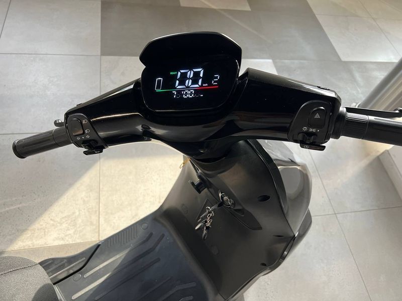 Електроскутер ATLAS Shark 2 2000W Black 770-70 фото