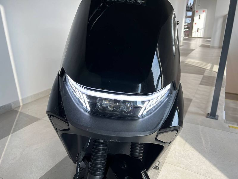 Електроскутер ATLAS Shark 2 2000W Black 770-70 фото